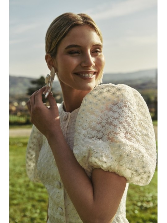 Vestido manga globo recto tul margaritas blanco