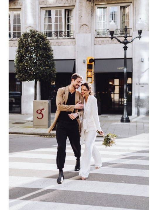 Traje chaqueta y pantalon de lentejuelas blanco para fiesta
