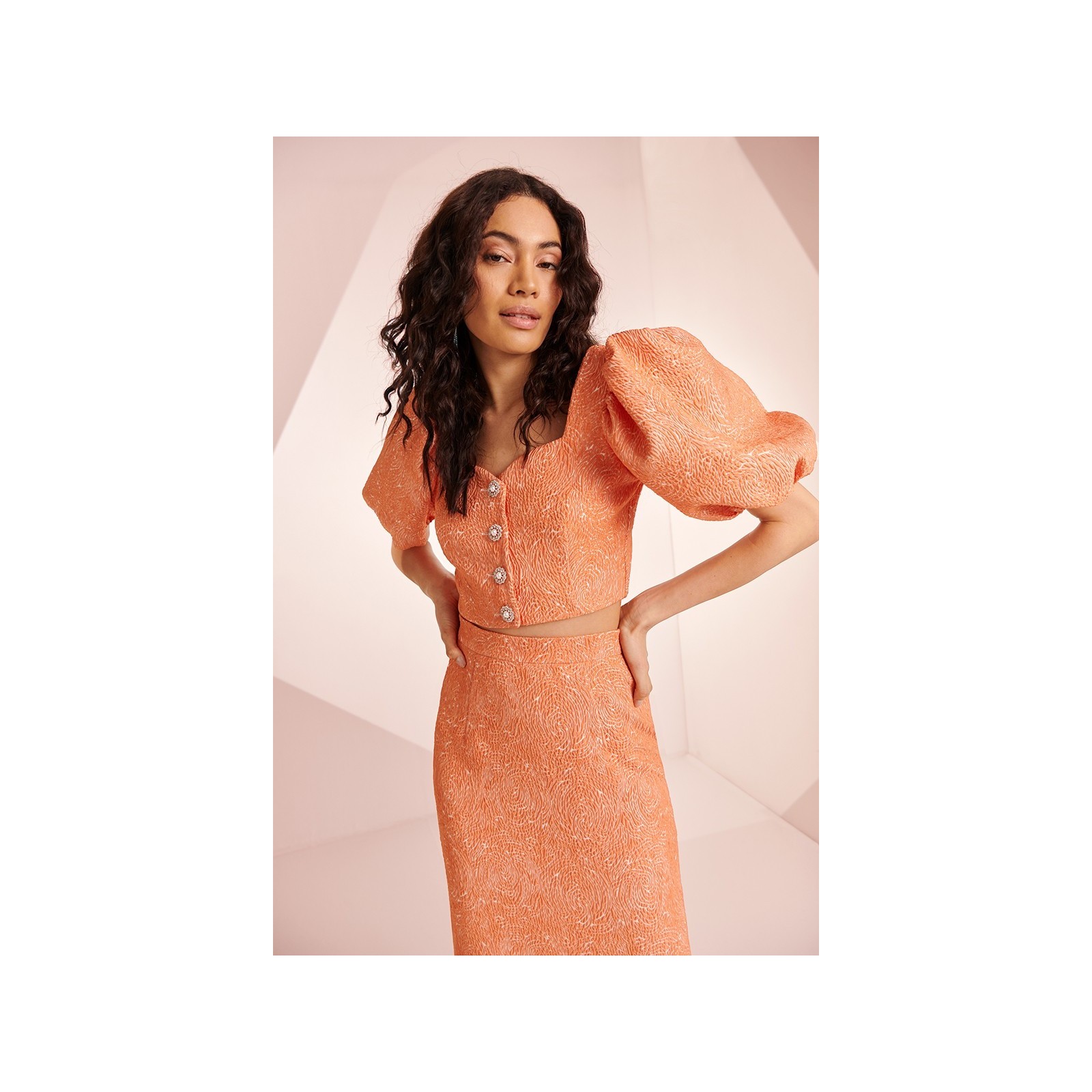 Top joya manga abullonada brocado coral Mila