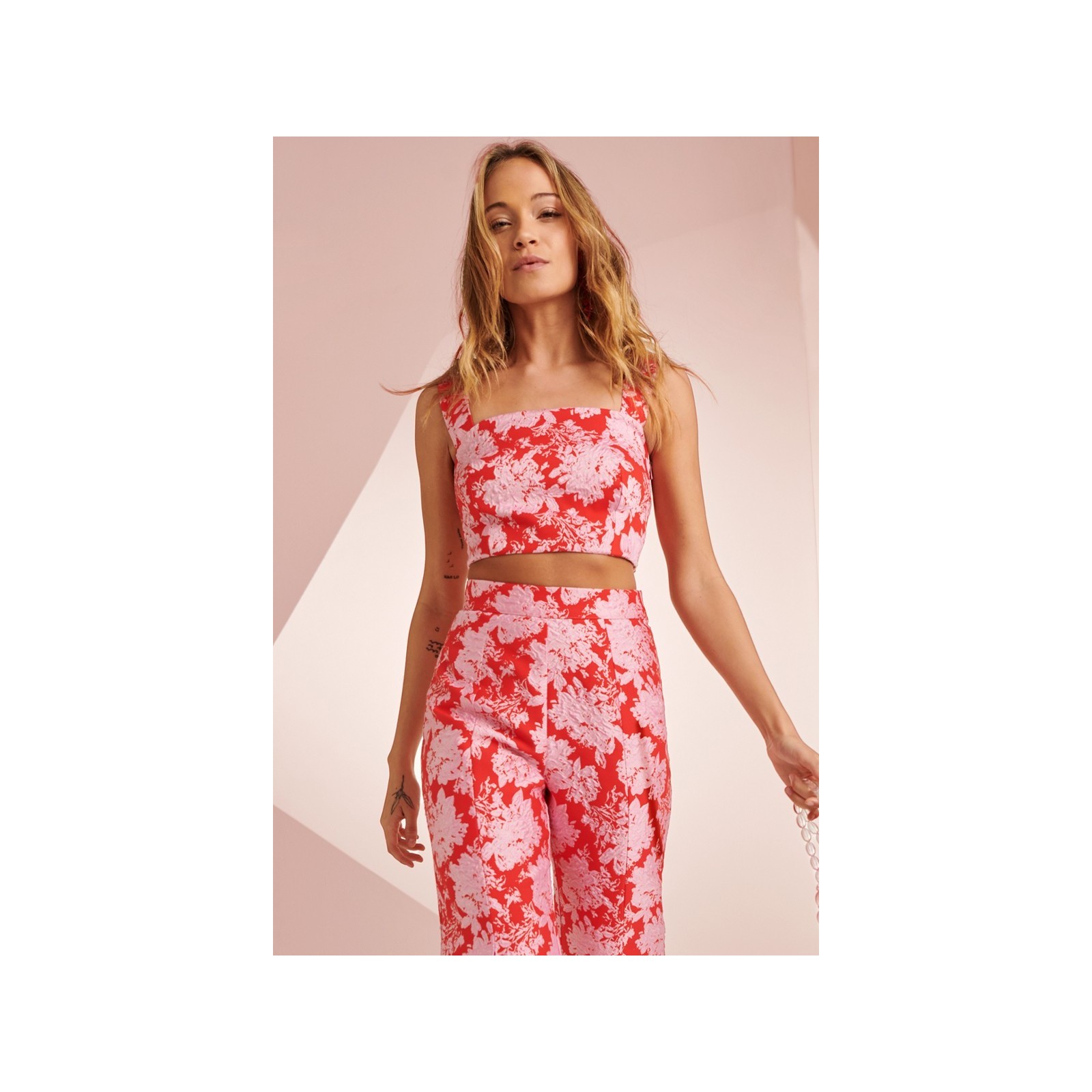 Top corto jacquard rosa y rojo Sarah