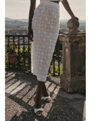 falda midi recta  de tul blanco dibujos relieve organza para novia