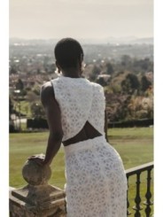 top cruzado en tul blanco y organza en relieve para novia