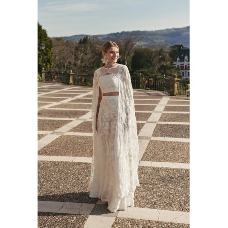 Capa larga de gasa bordad de flores blancas para novia