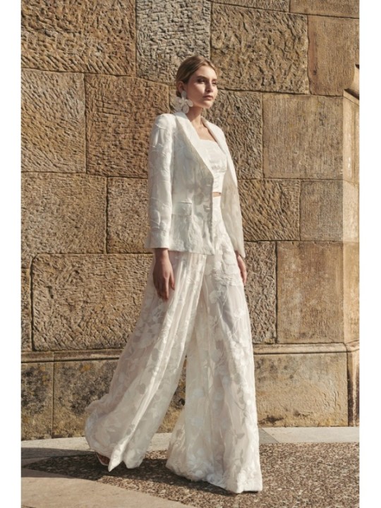 Chaqueta americana gasa blanca bordada para novia civil