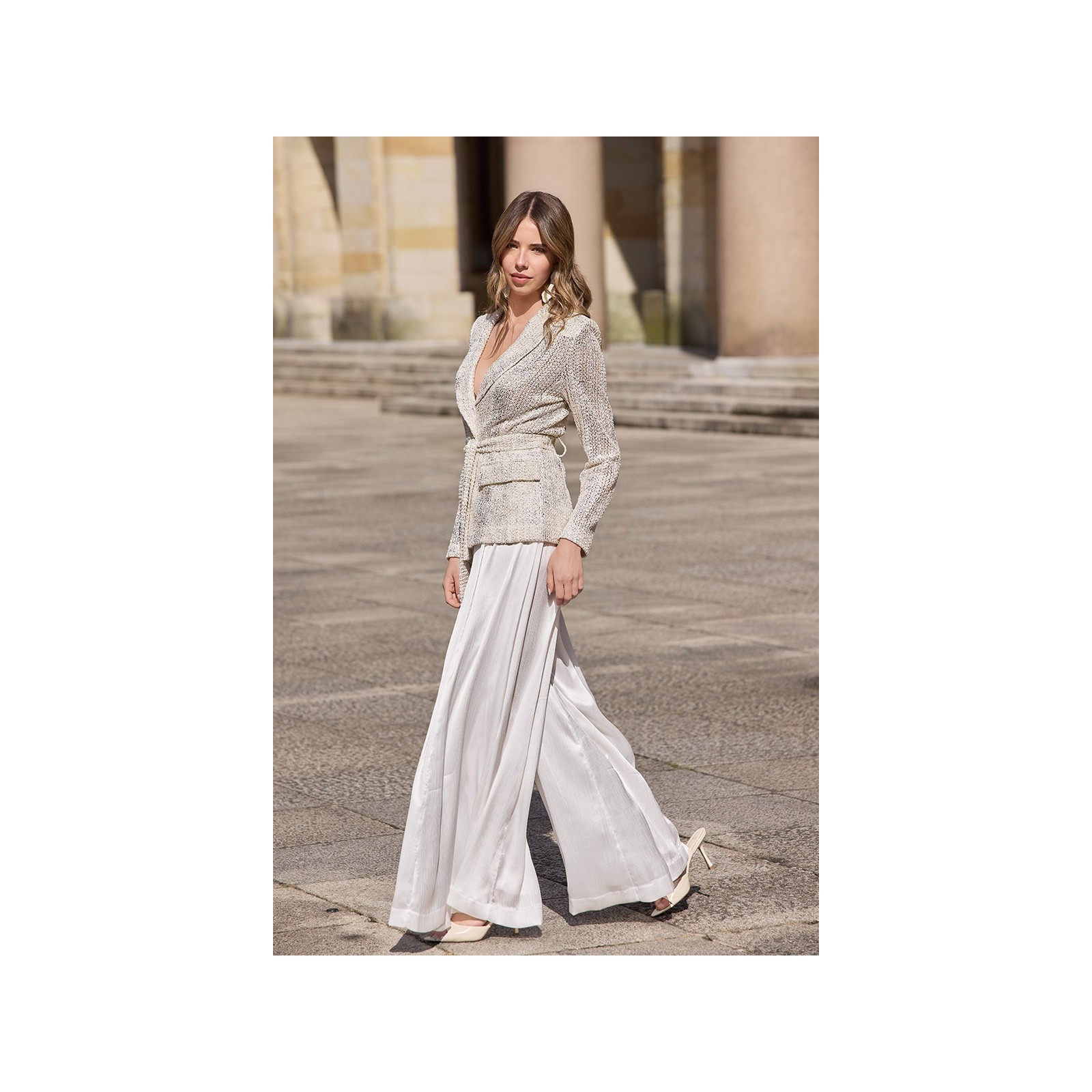 Chaqueta americana blanco y plata para novia civil