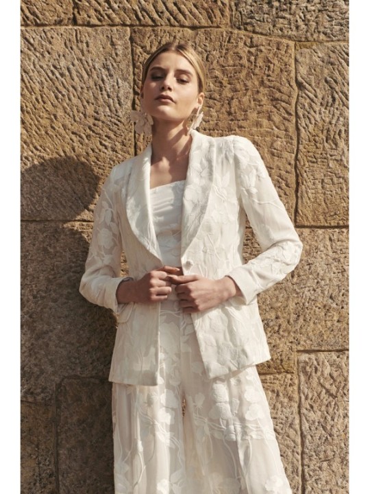 Chaqueta americana gasa blanca bordada para novia civil