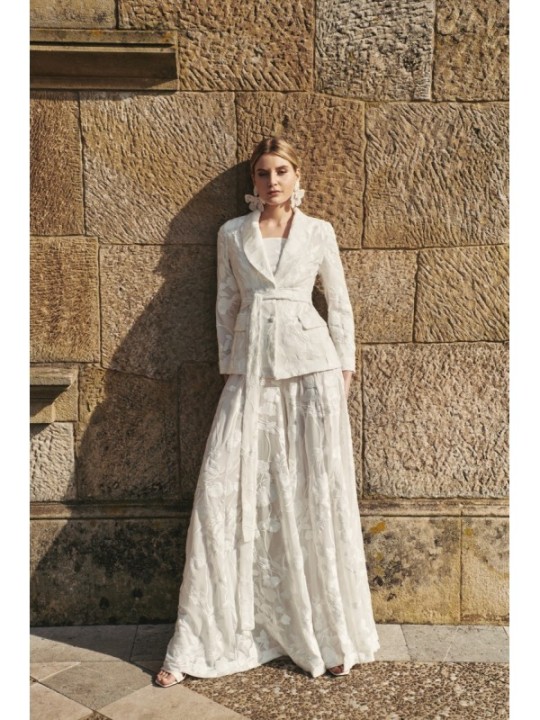 Chaqueta americana gasa blanca bordada para novia civil