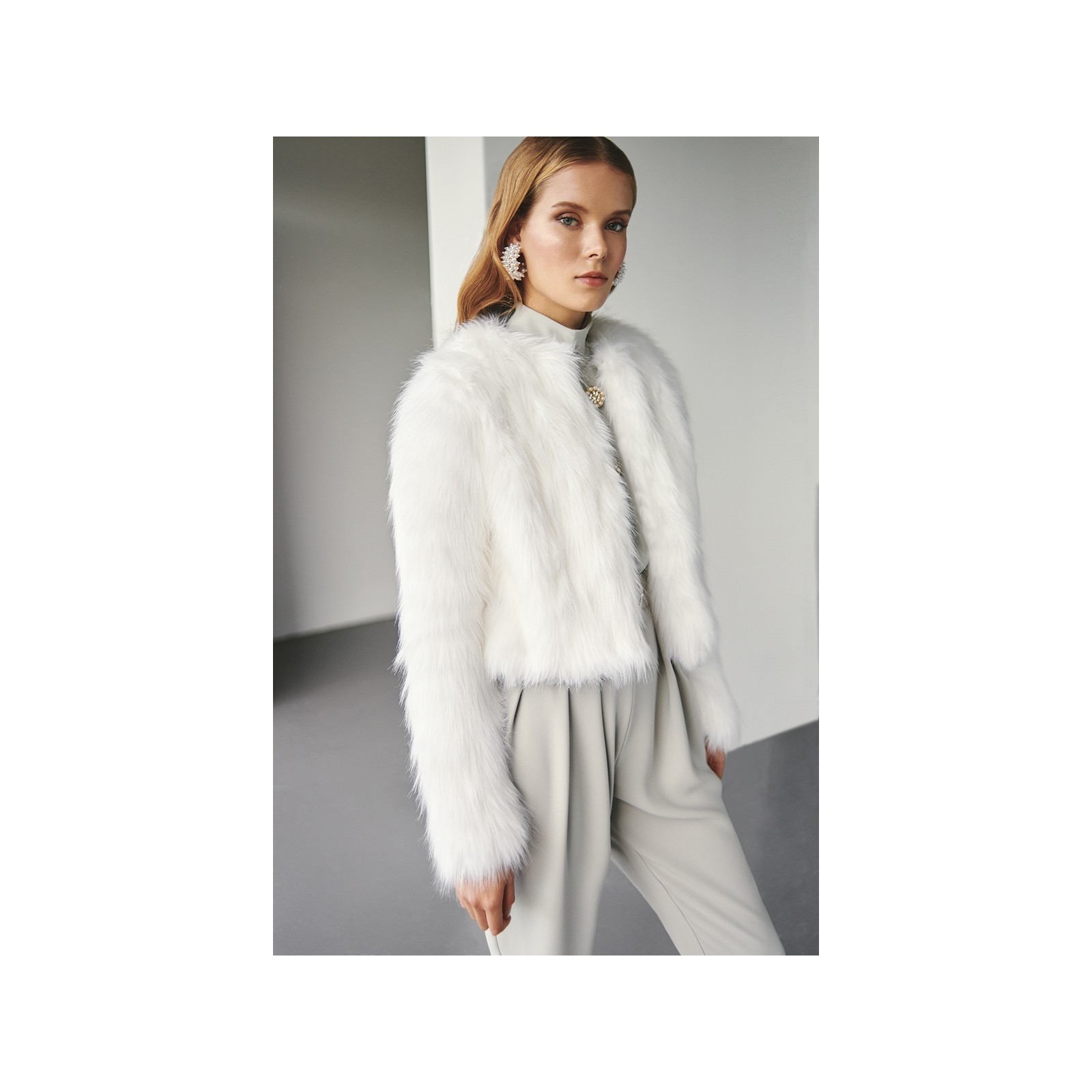 chaqueta de pelo sintetico blanco de gran calidad