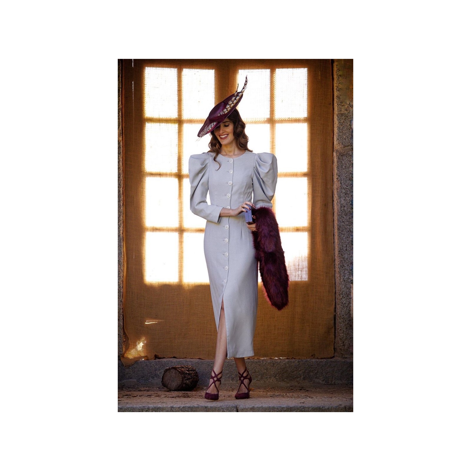 Vestido de fiesta con mangas volumen crepe gris plata para boda