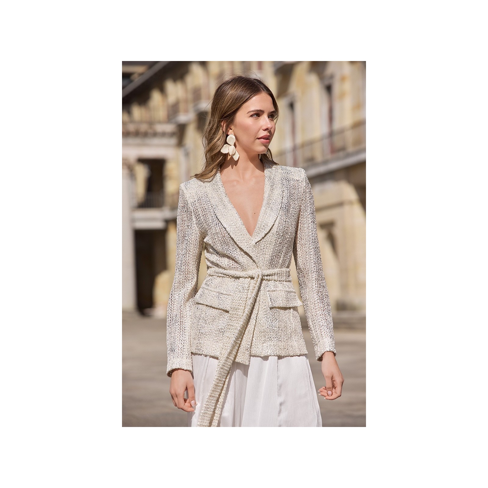 Chaqueta americana blanco y plata para novia civil