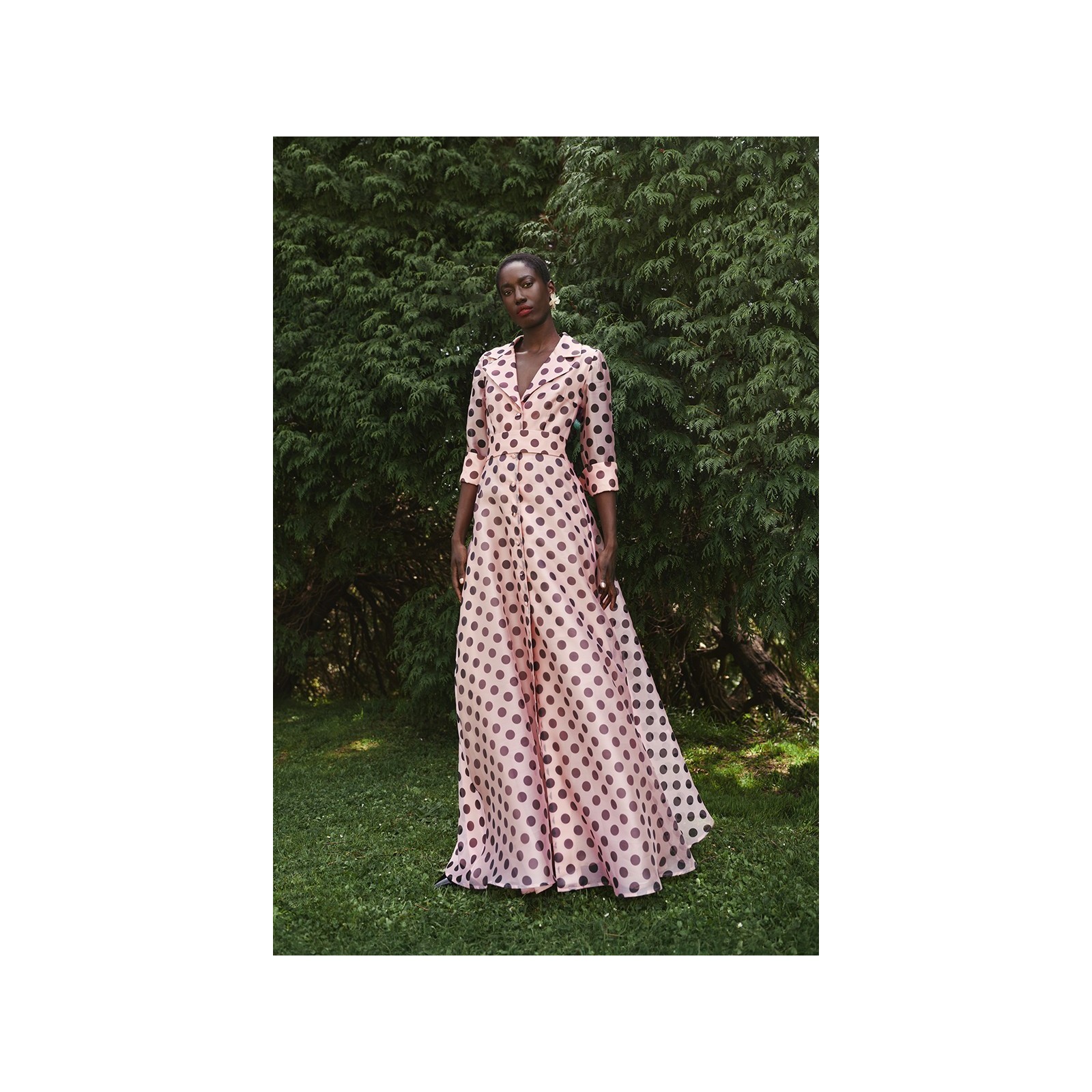 Vestido camisero largo con cuello esmoquin en organza lunares rosa