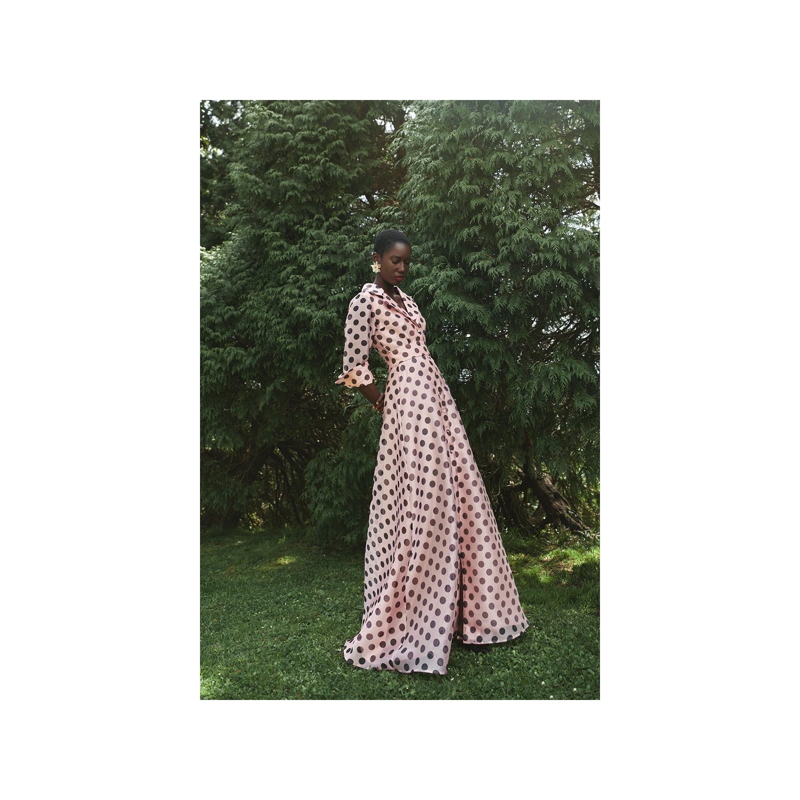 Vestido camisero largo con cuello esmoquin en organza lunares rosa