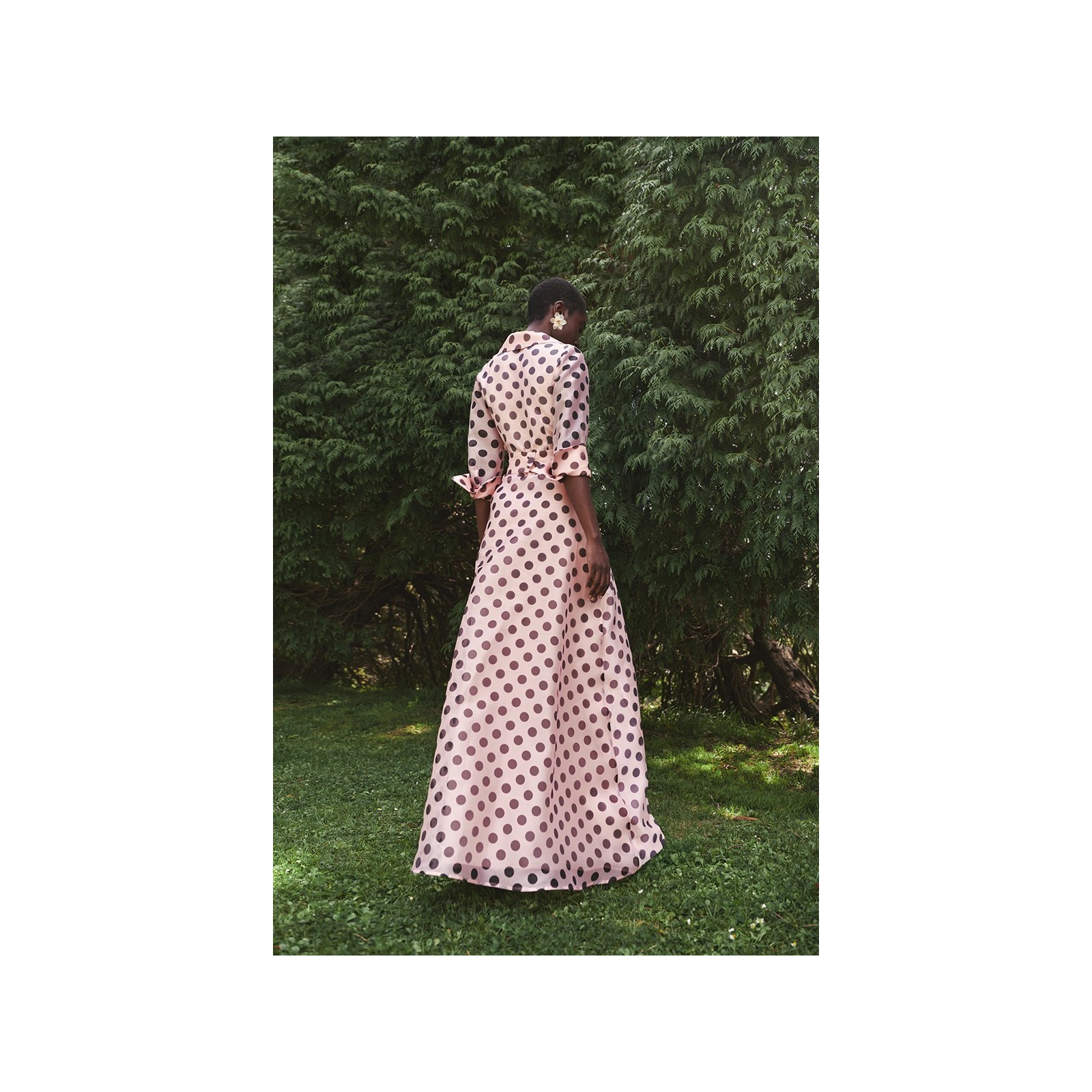 Vestido camisero largo con cuello esmoquin en organza lunares rosa