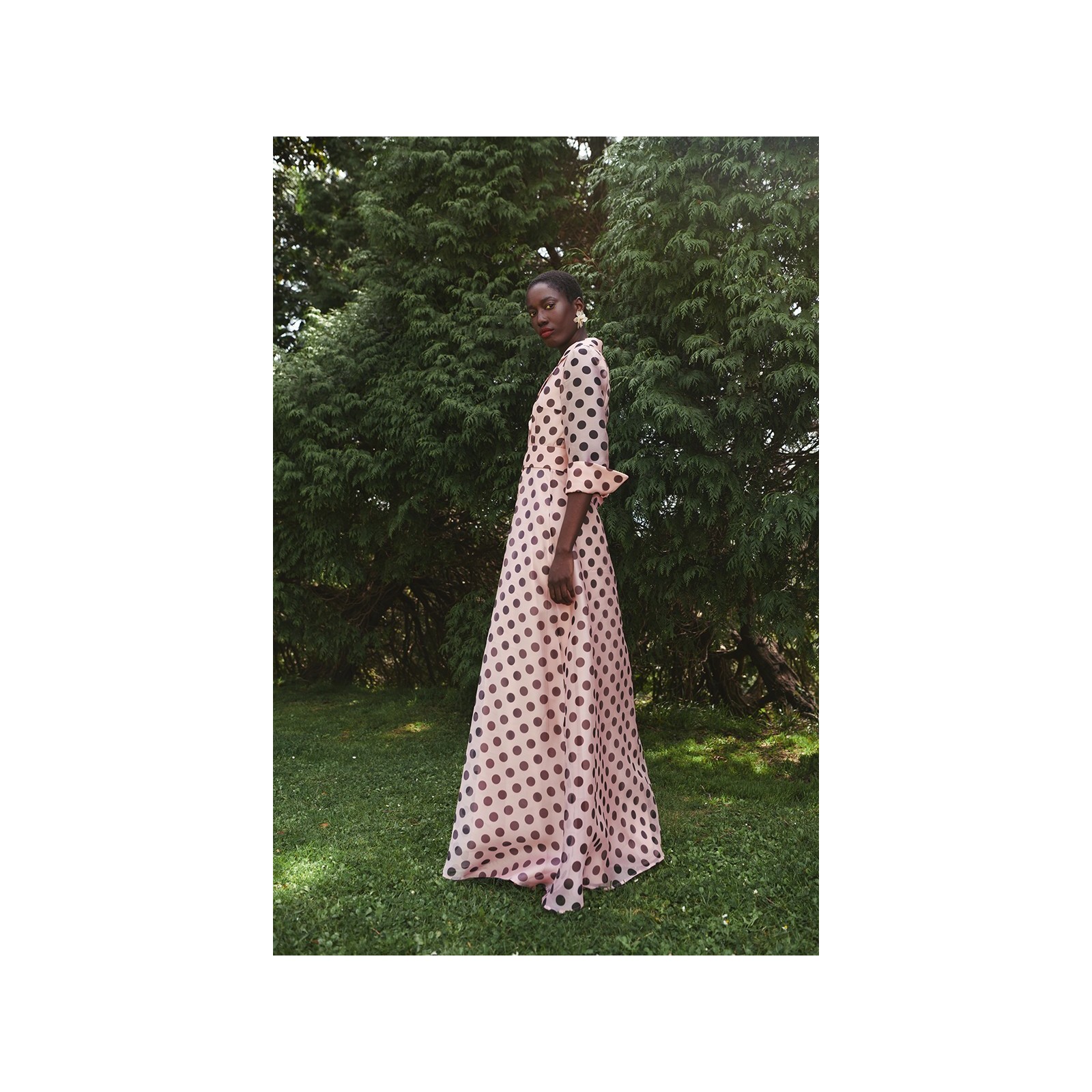 Vestido camisero largo con cuello esmoquin en organza lunares rosa