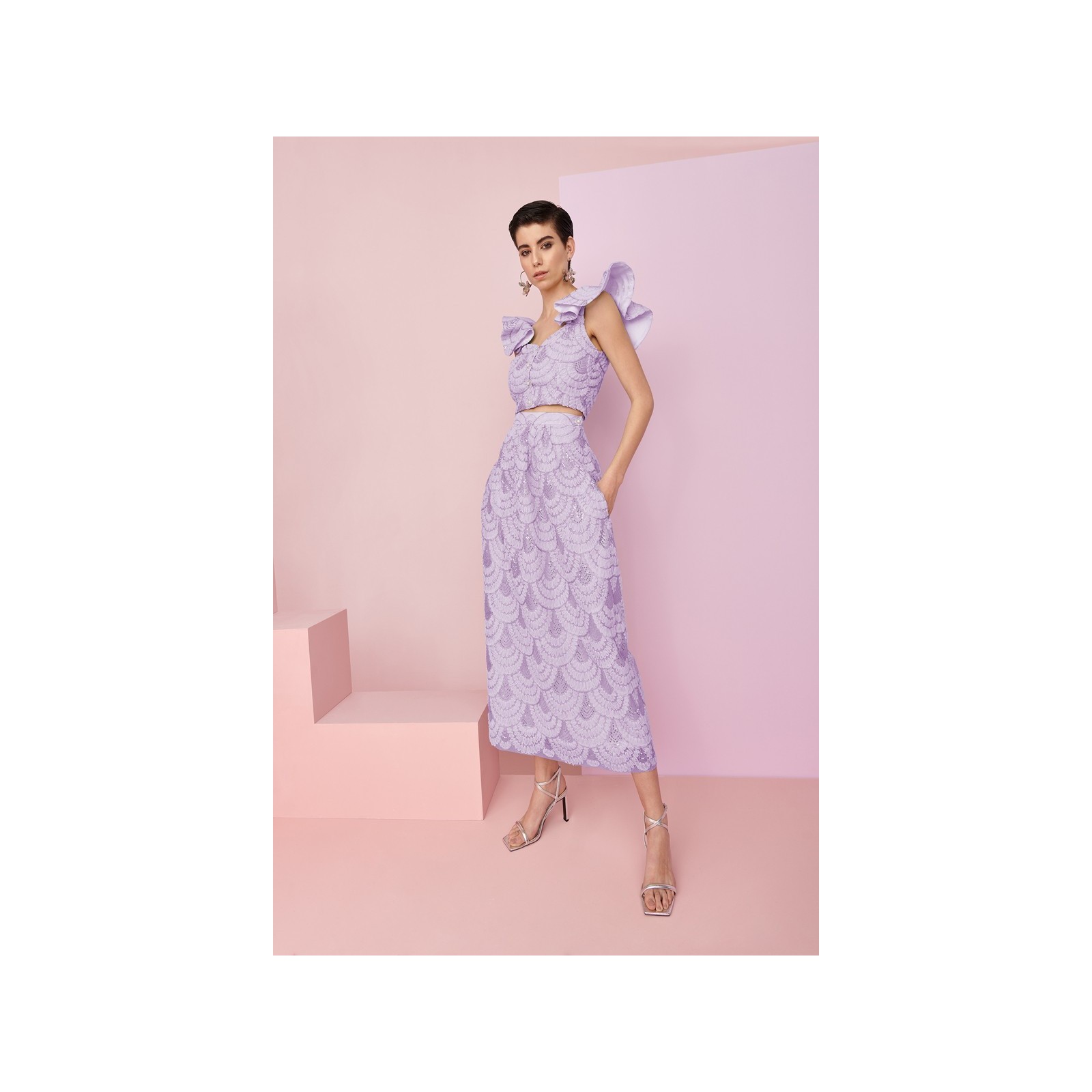 Conjunto de falda con top de volantes en tul de fantasia lila