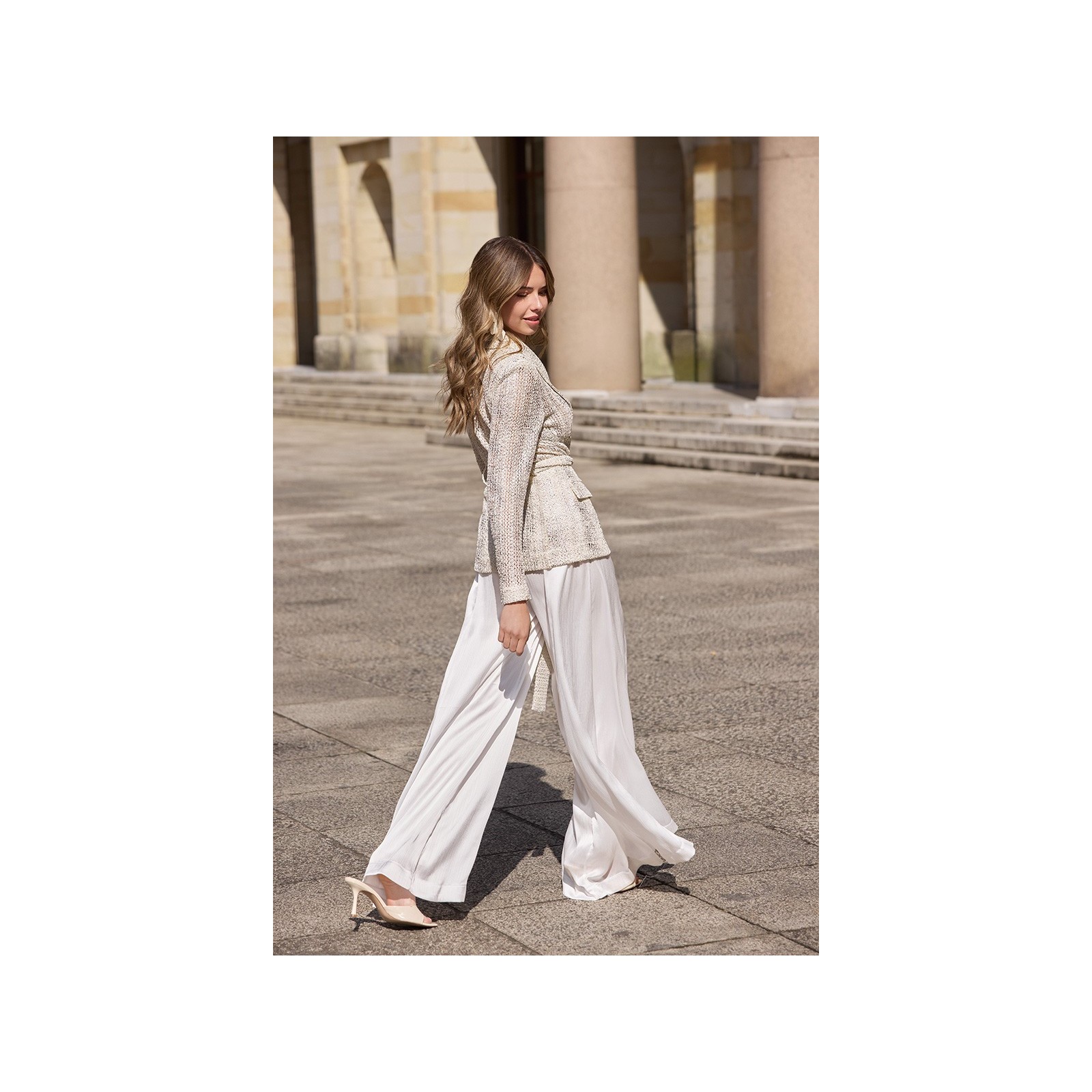 Chaqueta americana blanco y plata para novia civil