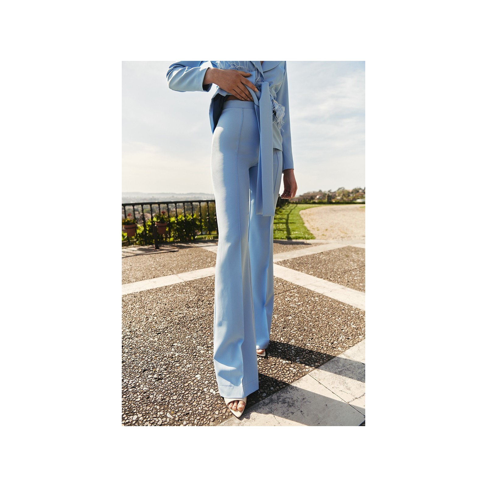 Pantalón Palazzo crepe azul claro invitada