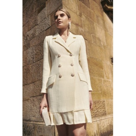 vestido corto esmoquin chanel blanco roto con volante