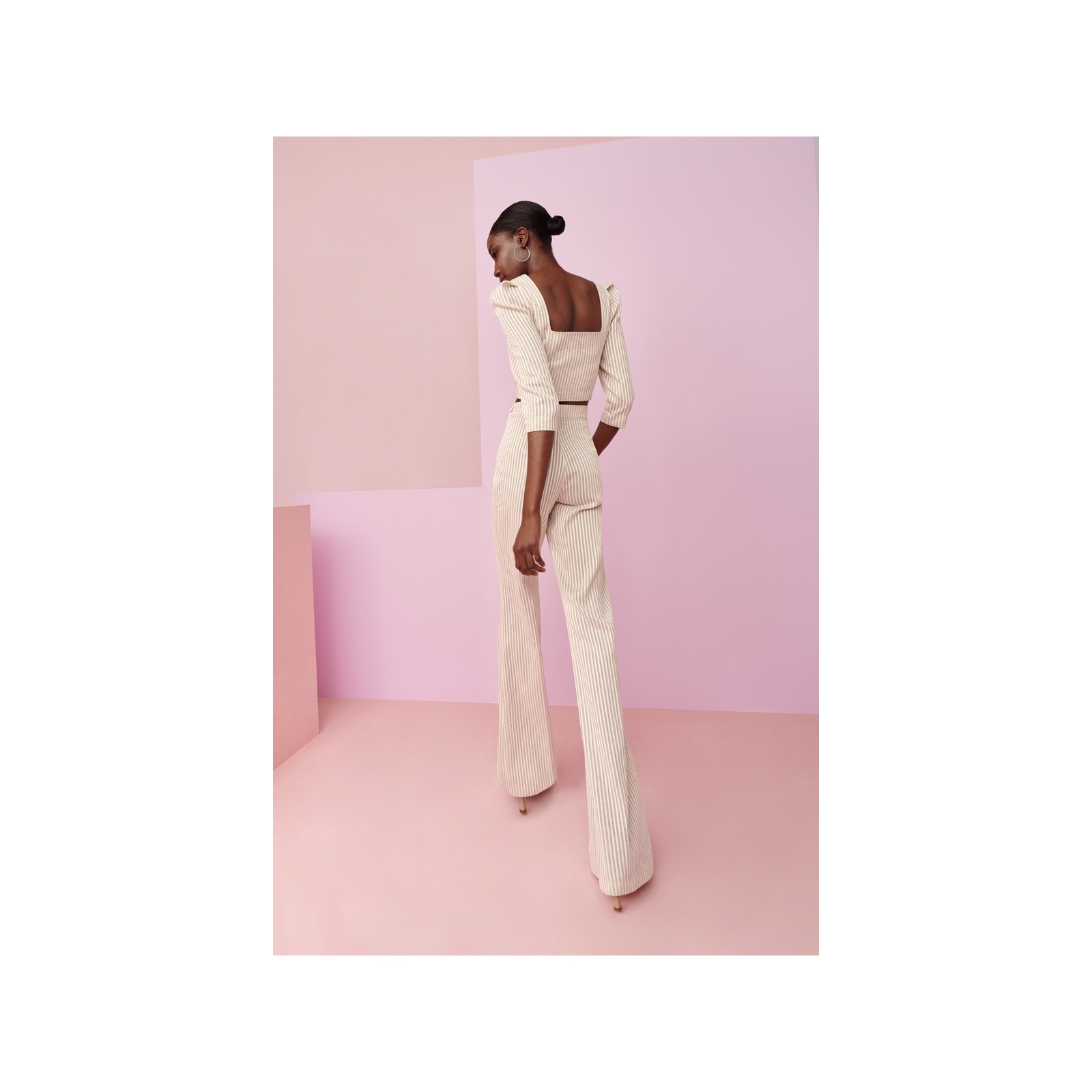 Conjunto de pantalon palazzo y top corto con botones rayas beige