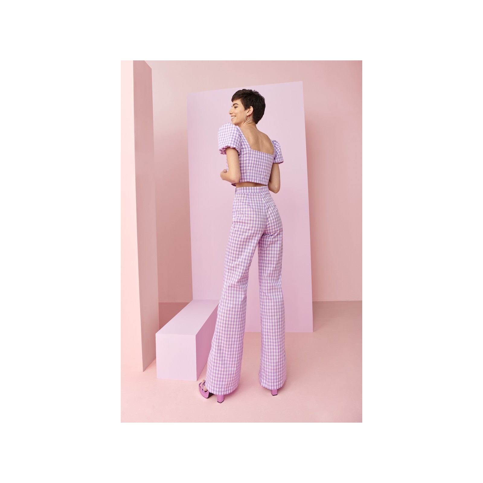 Conjunto de pantalon palazzo y top corto con botones joya en
