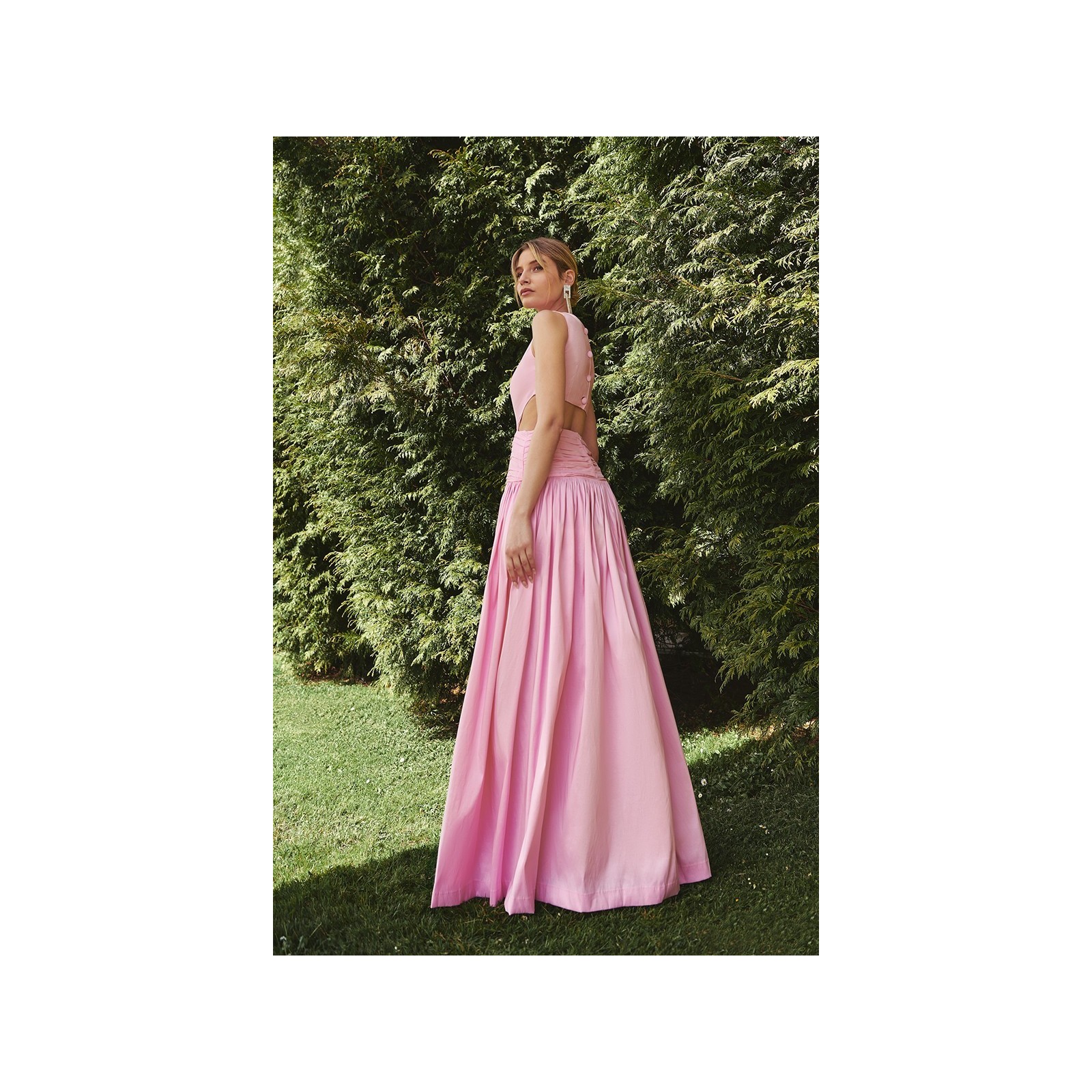 Vestido largo rosa de fiesta para boda con canesú drapeado