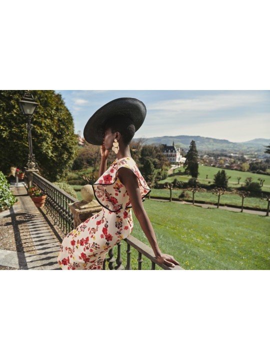 vestido con volantes y falda midi de lino bordado flores para invitadas
