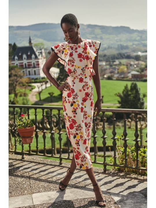 vestido con volantes y falda midi de lino bordado flores para invitadas