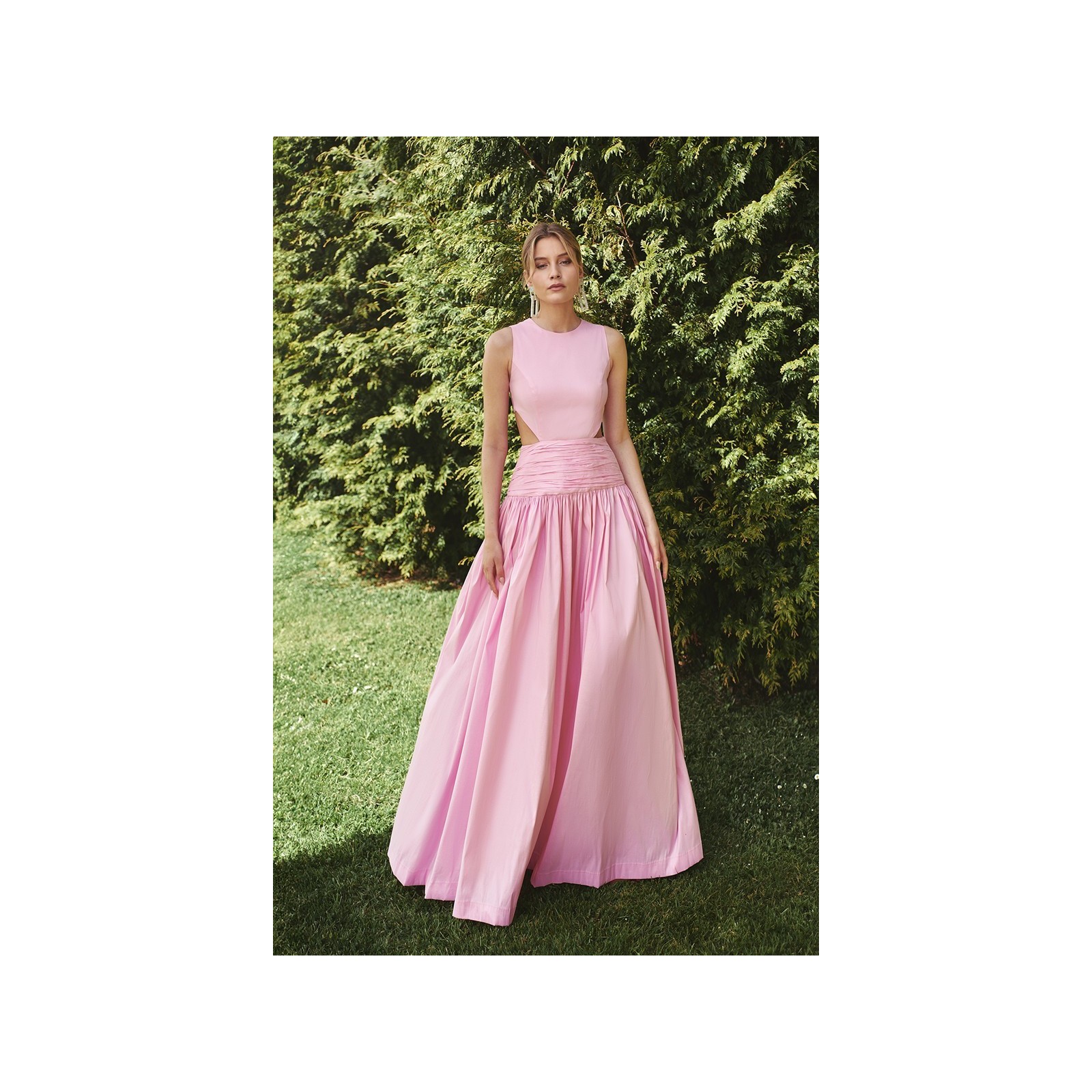 Vestido largo rosa de fiesta para boda con canesú drapeado