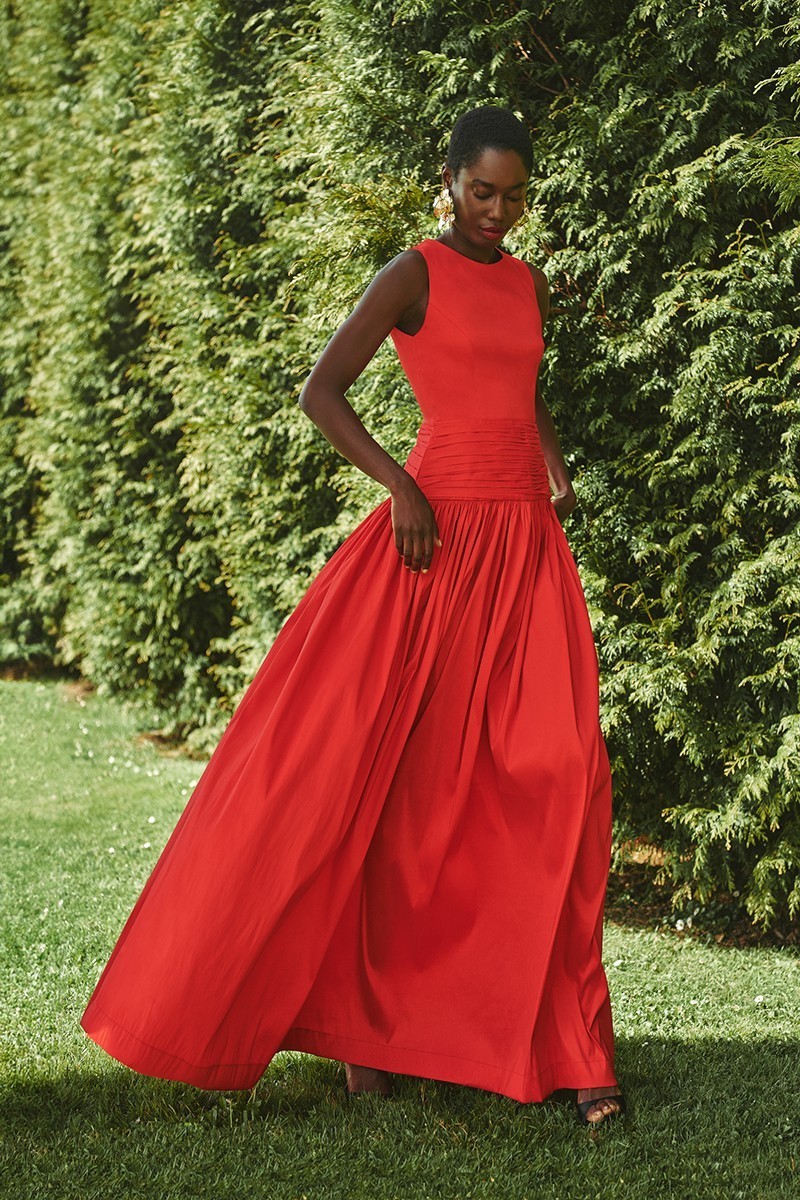 Vestido largo rojo de fiesta para boda con canesú drapeado