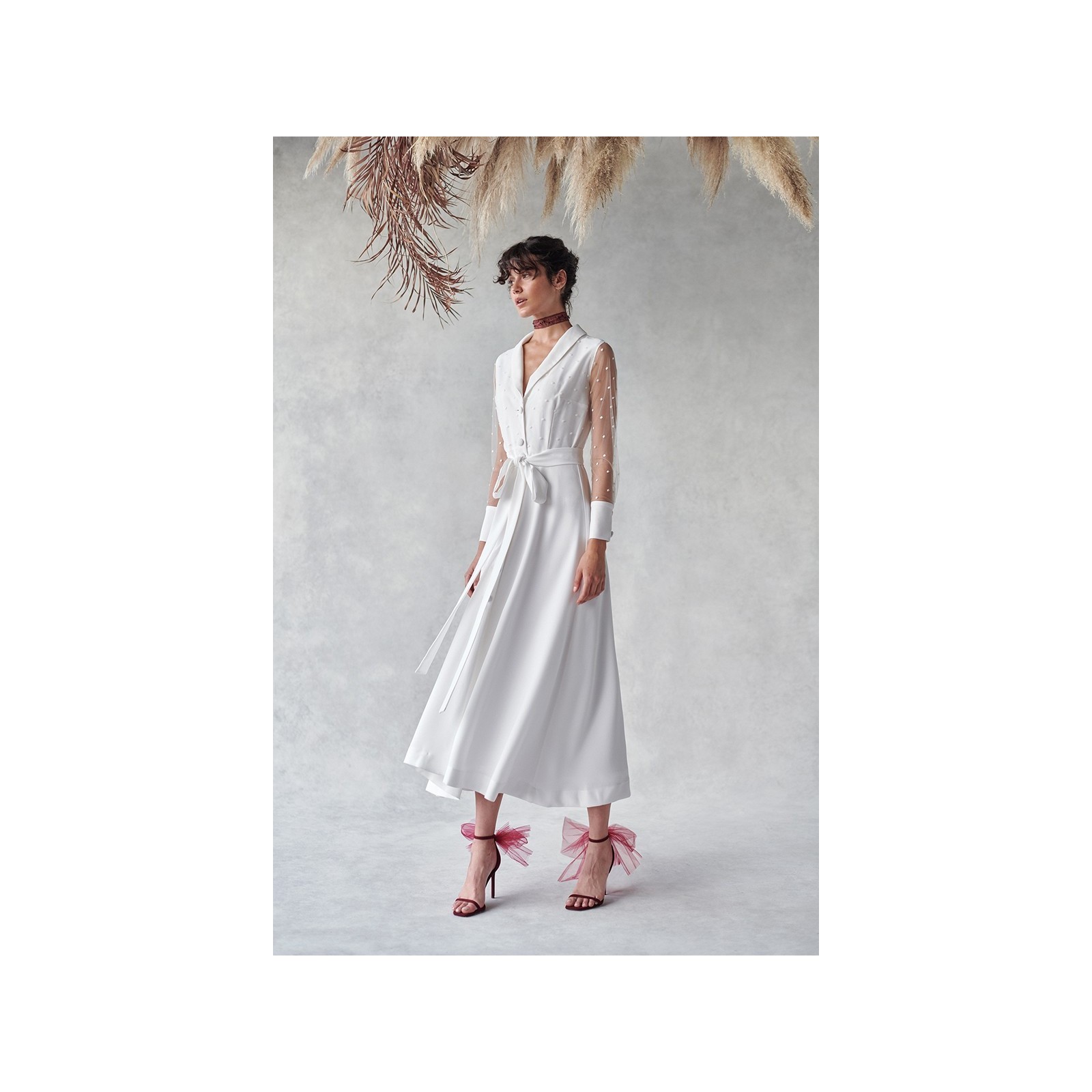 vestido camisero  en tul con plumetti bordado y crep blanco para
