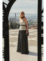 top corsé lunares blanco y negro invitada