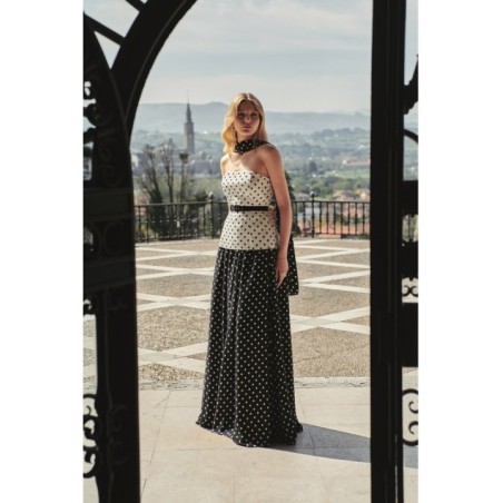 top corsé lunares blanco y negro invitada