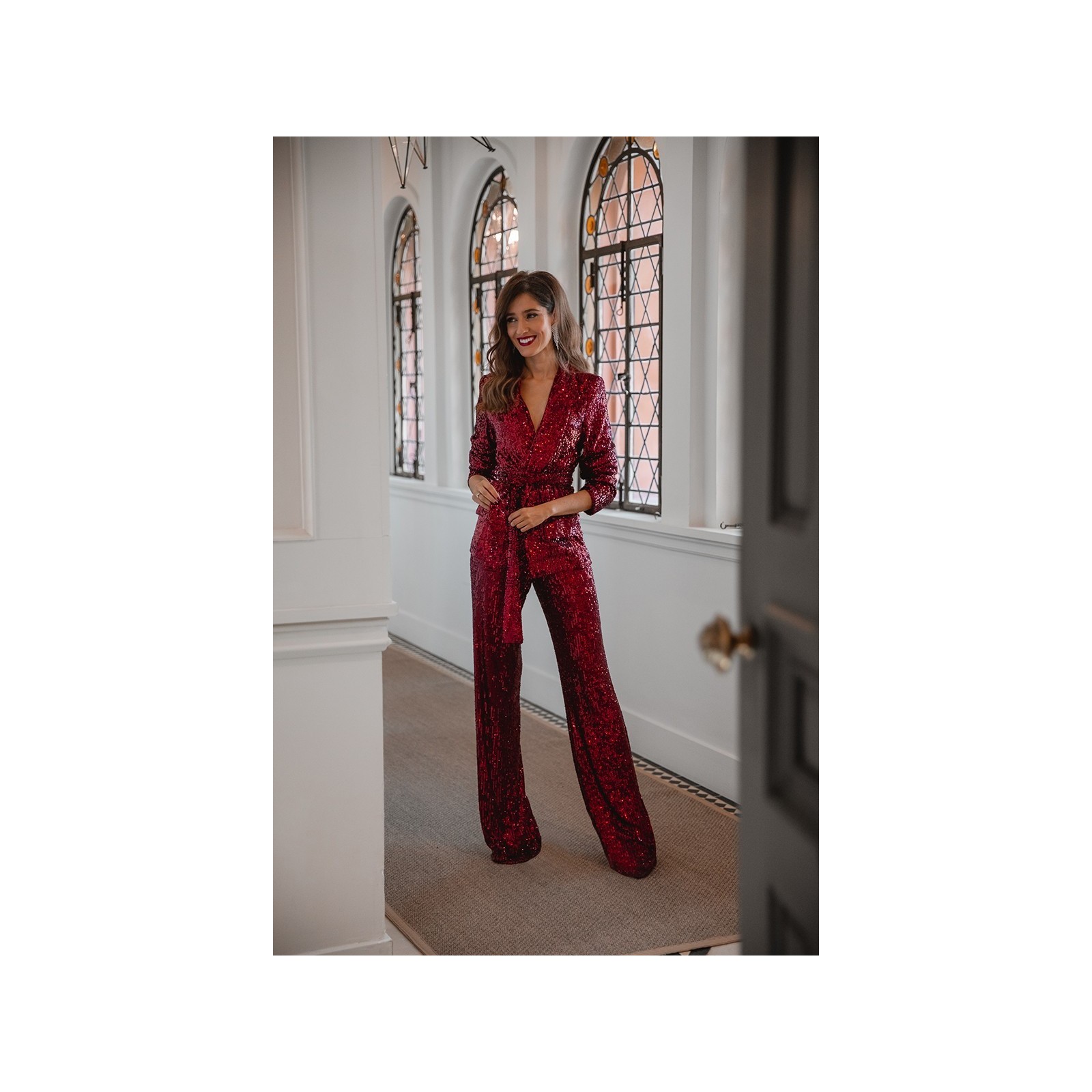 traje de chaqueta y pantalon de fiesta en lentejuelas granates