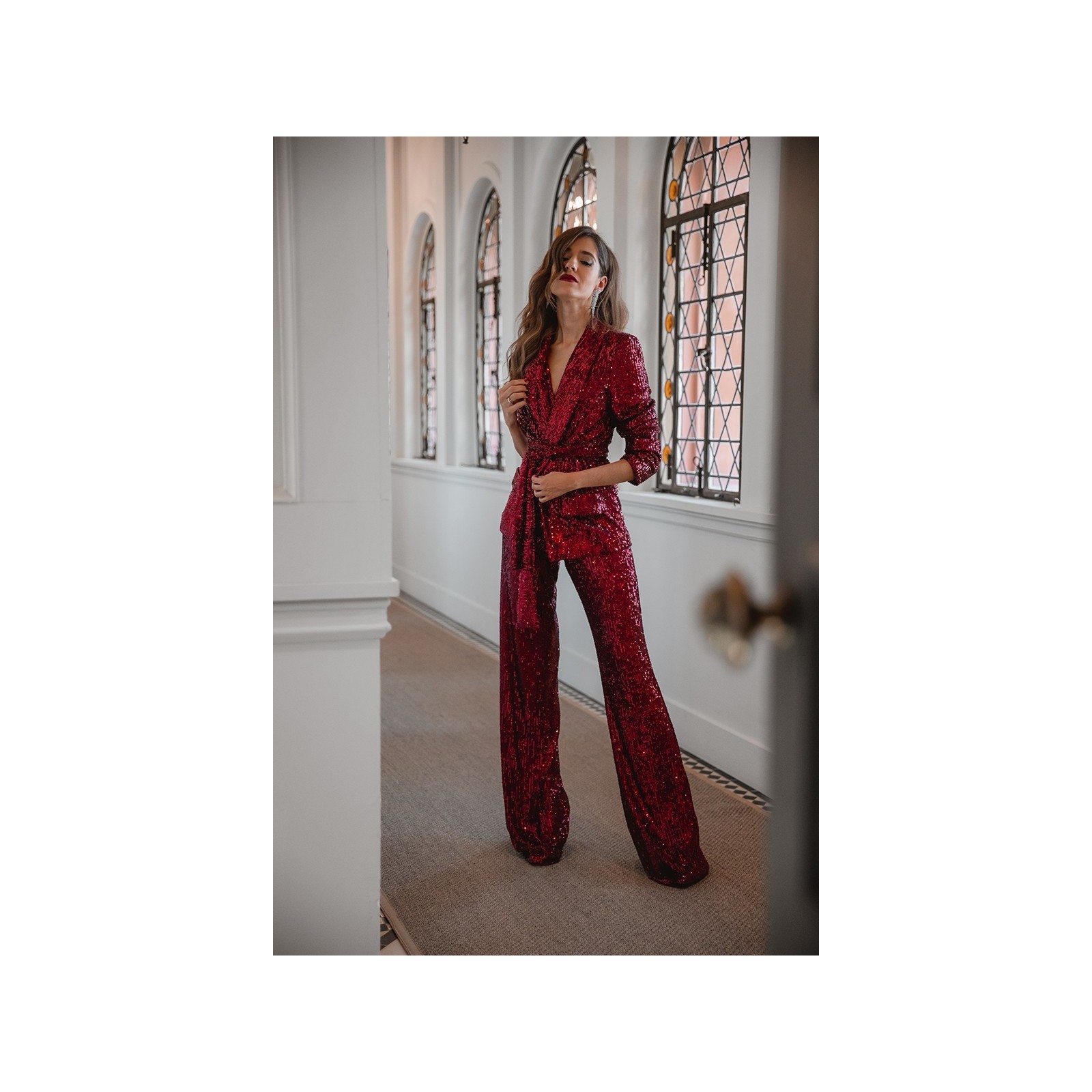 traje de chaqueta y pantalon de fiesta en lentejuelas granates