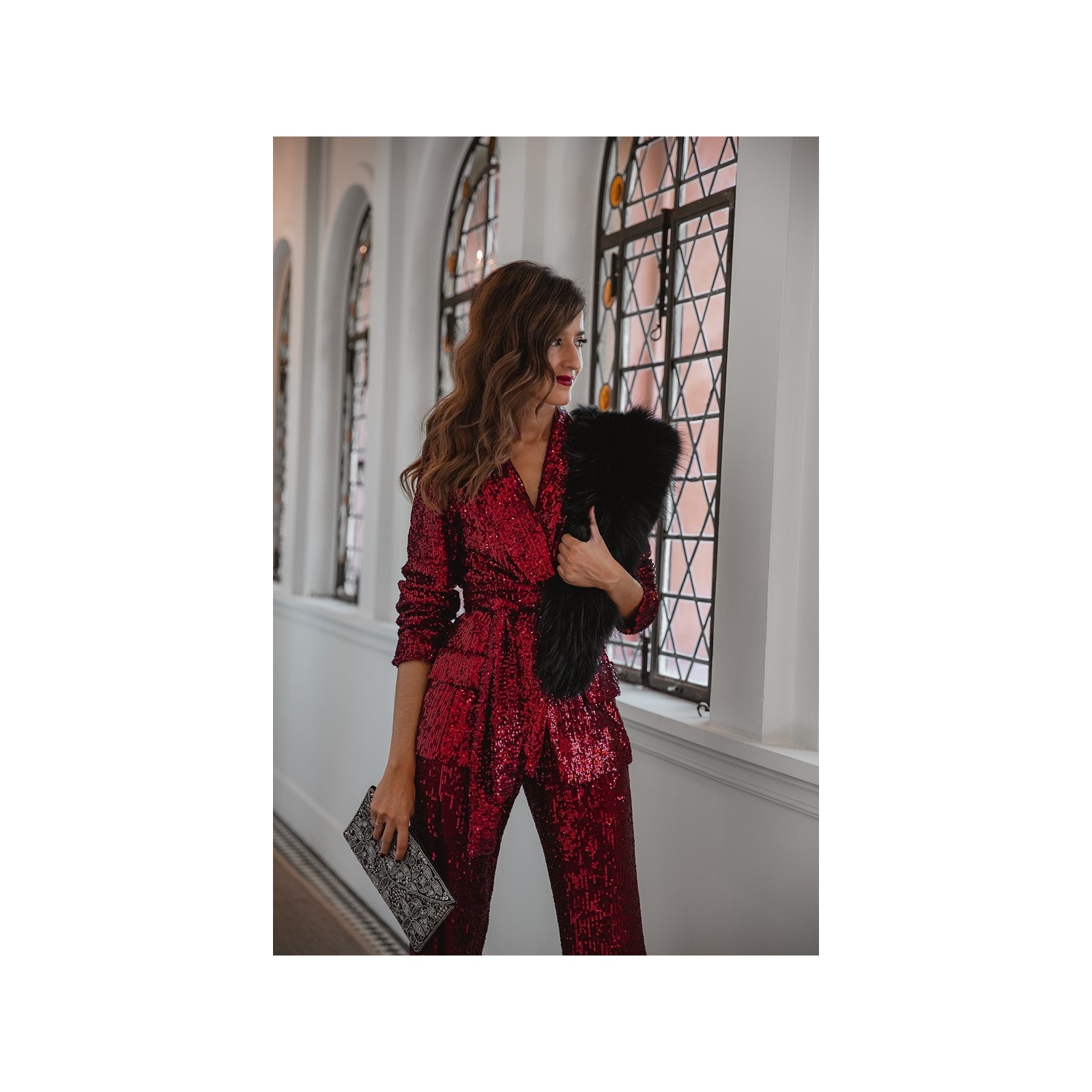 traje de chaqueta y pantalon de fiesta en lentejuelas granates