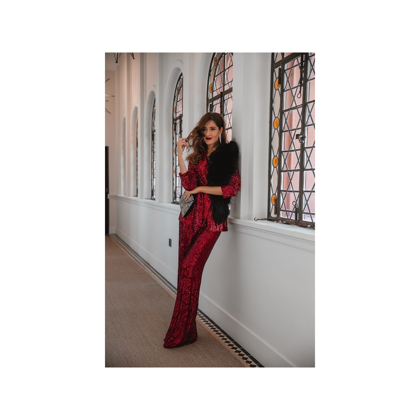 traje de chaqueta y pantalon de fiesta en lentejuelas granates