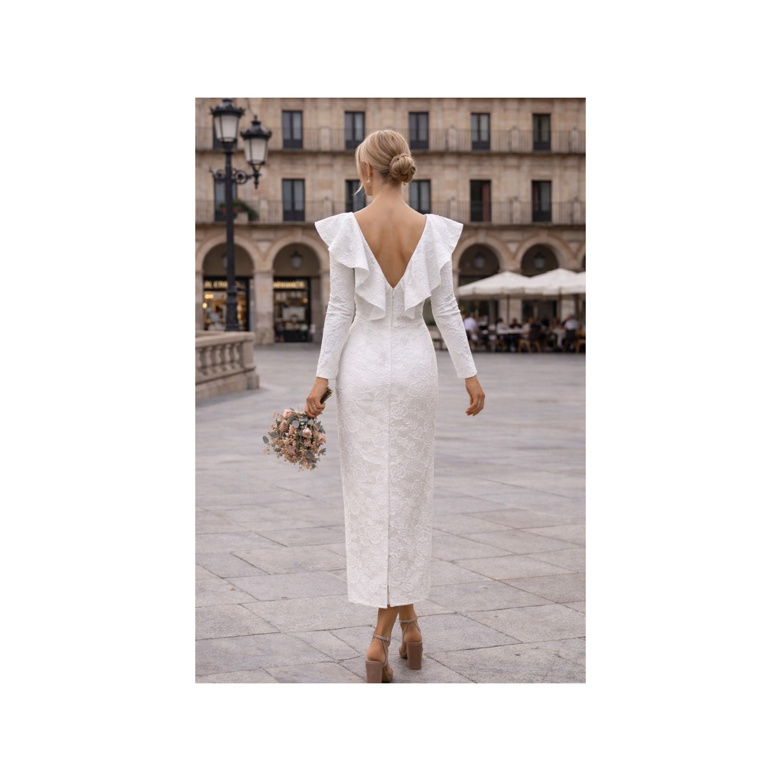 vestido brocado con volantes en cuerpo blanco para novia boda civil