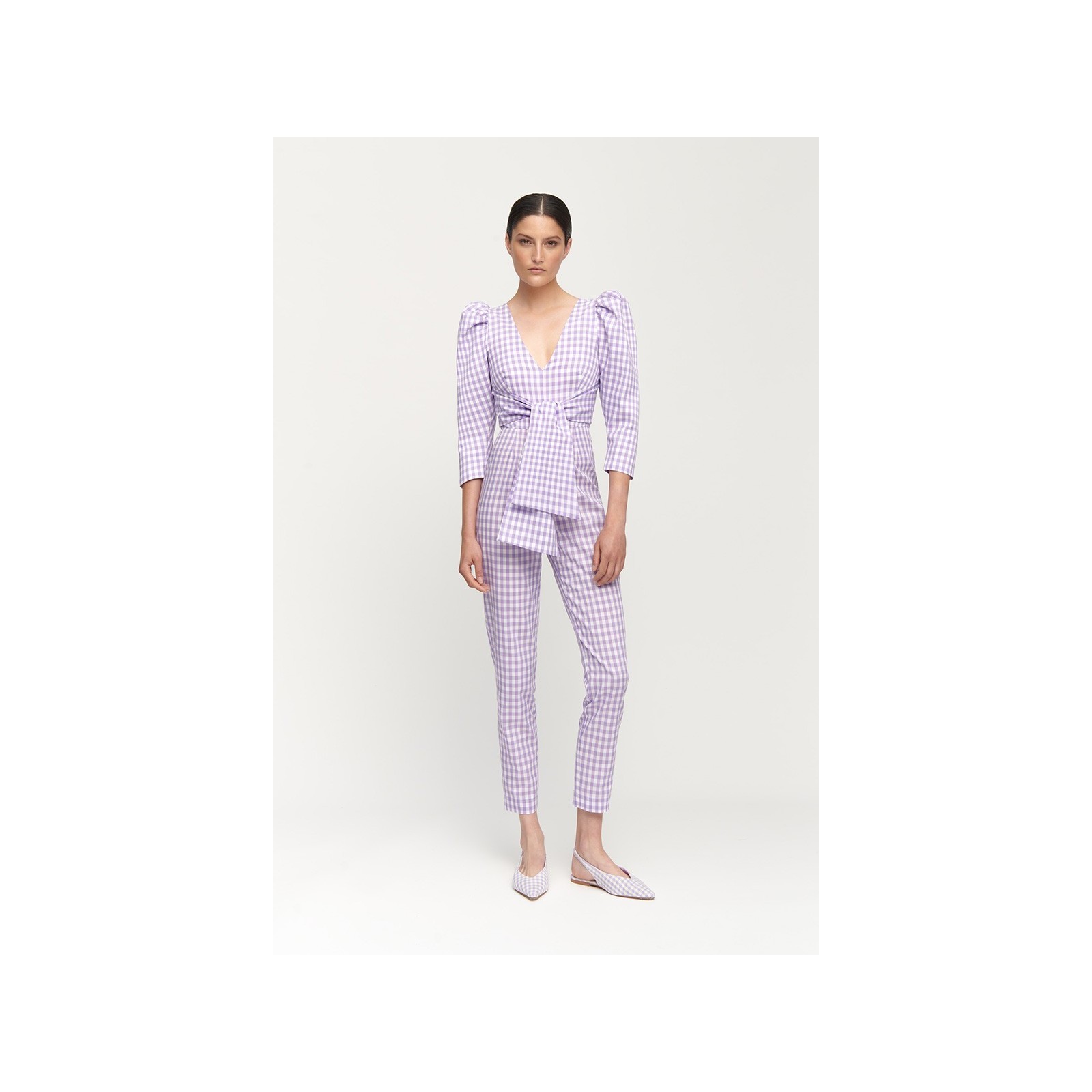 Mono de fiesta cuadro vichy lila y blanco con manga abullonada