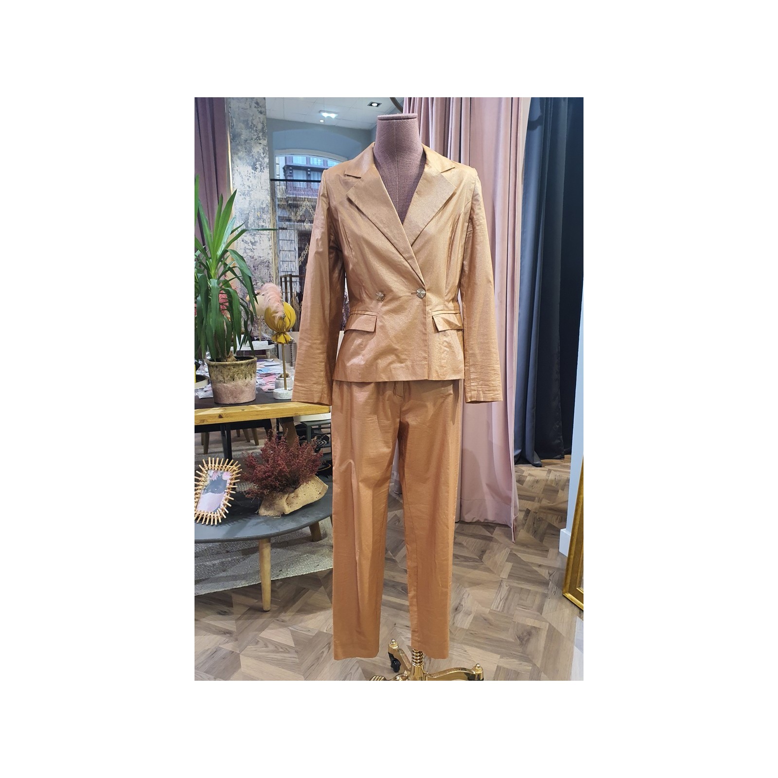 Traje chaqueta pantalón cobre metalizado