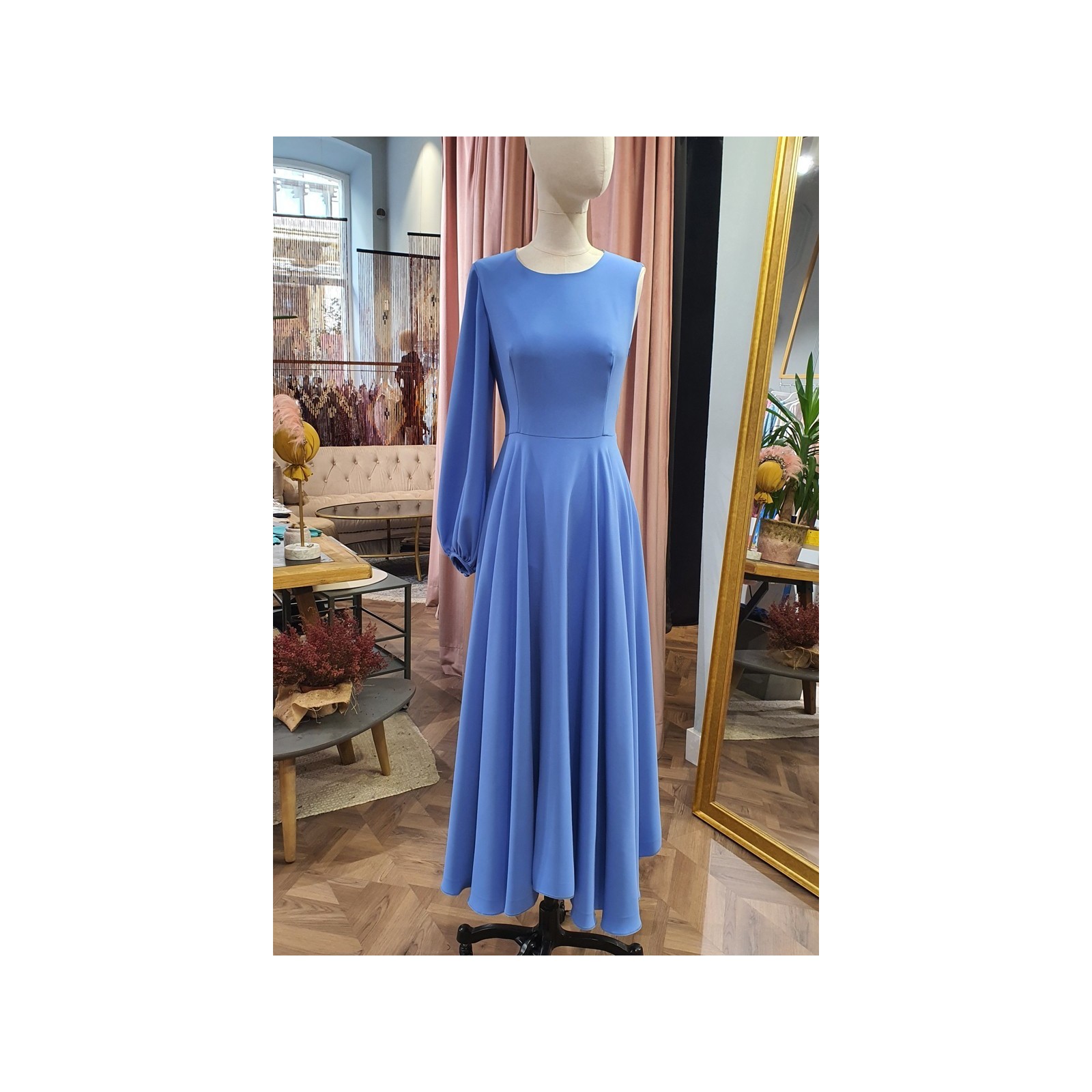 Vestido azul asimetrico falda al biés