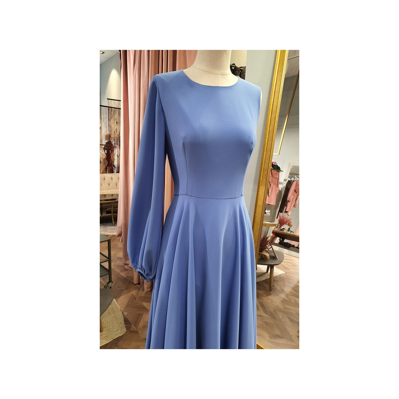 Vestido azul asimetrico falda al biés