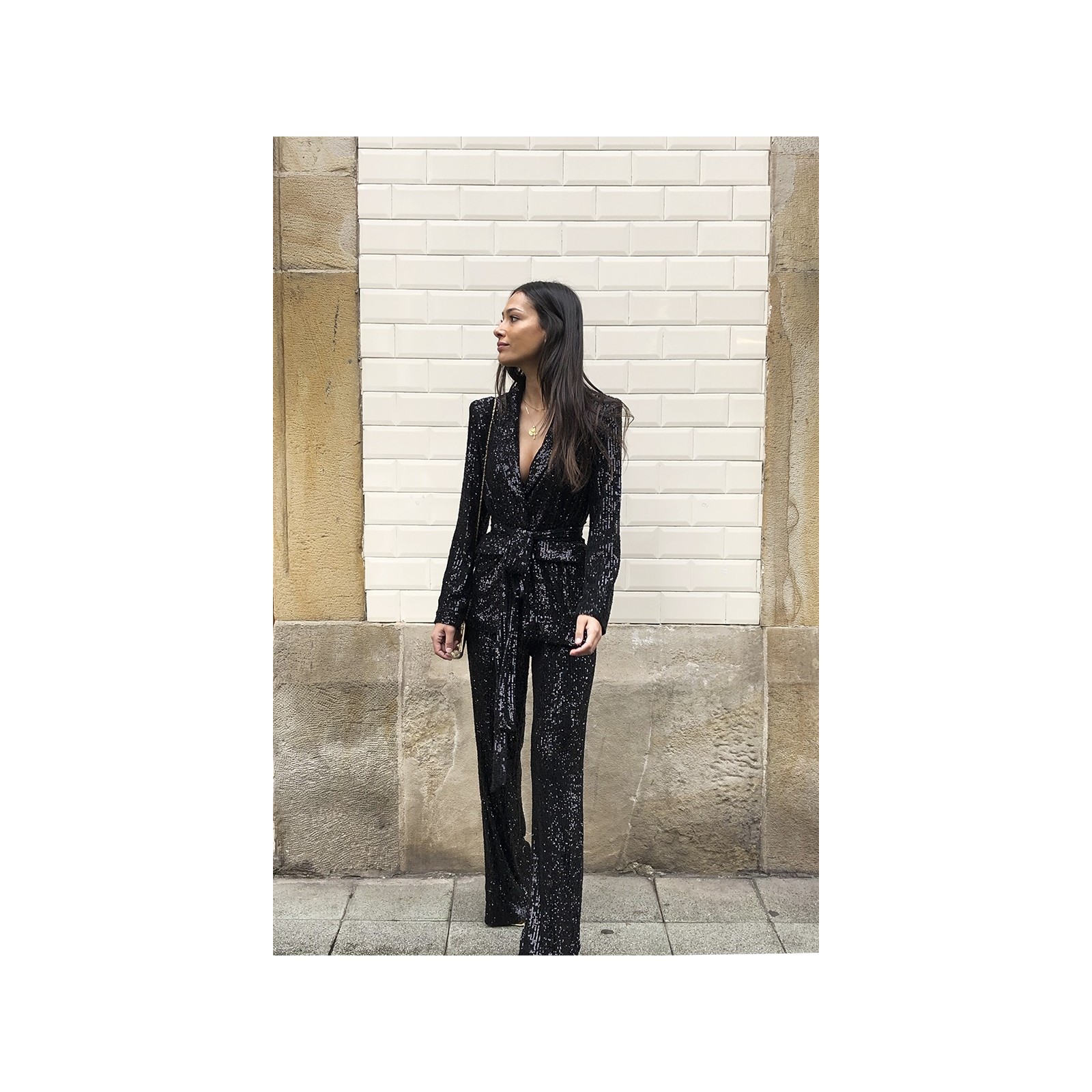 Traje de chaqueta y pantalón negro de lentejuelas