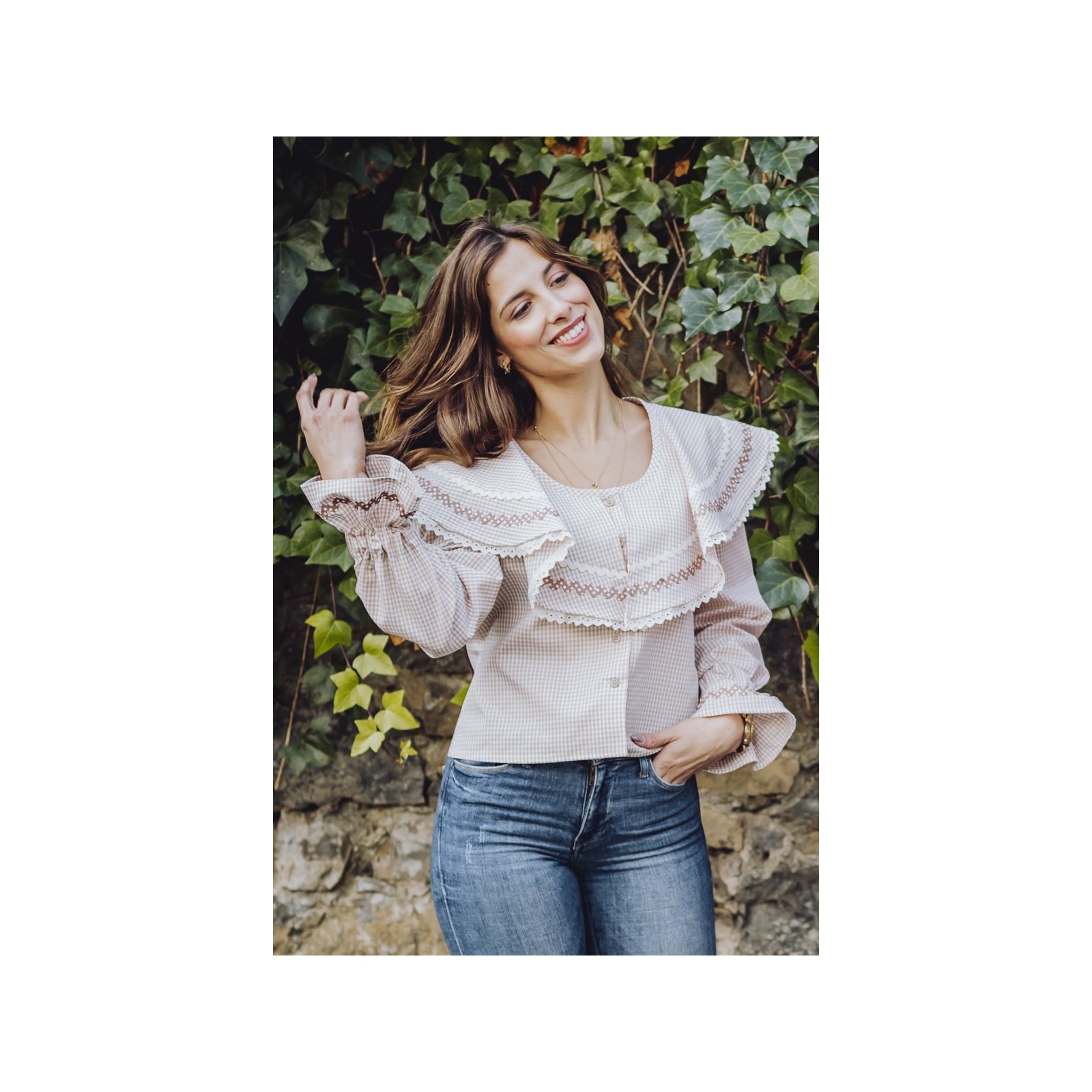 Blusa cuadro vichy beige con volante