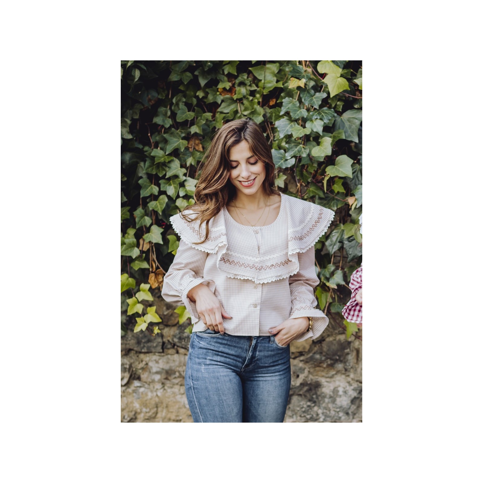 Blusa cuadro vichy beige con volante
