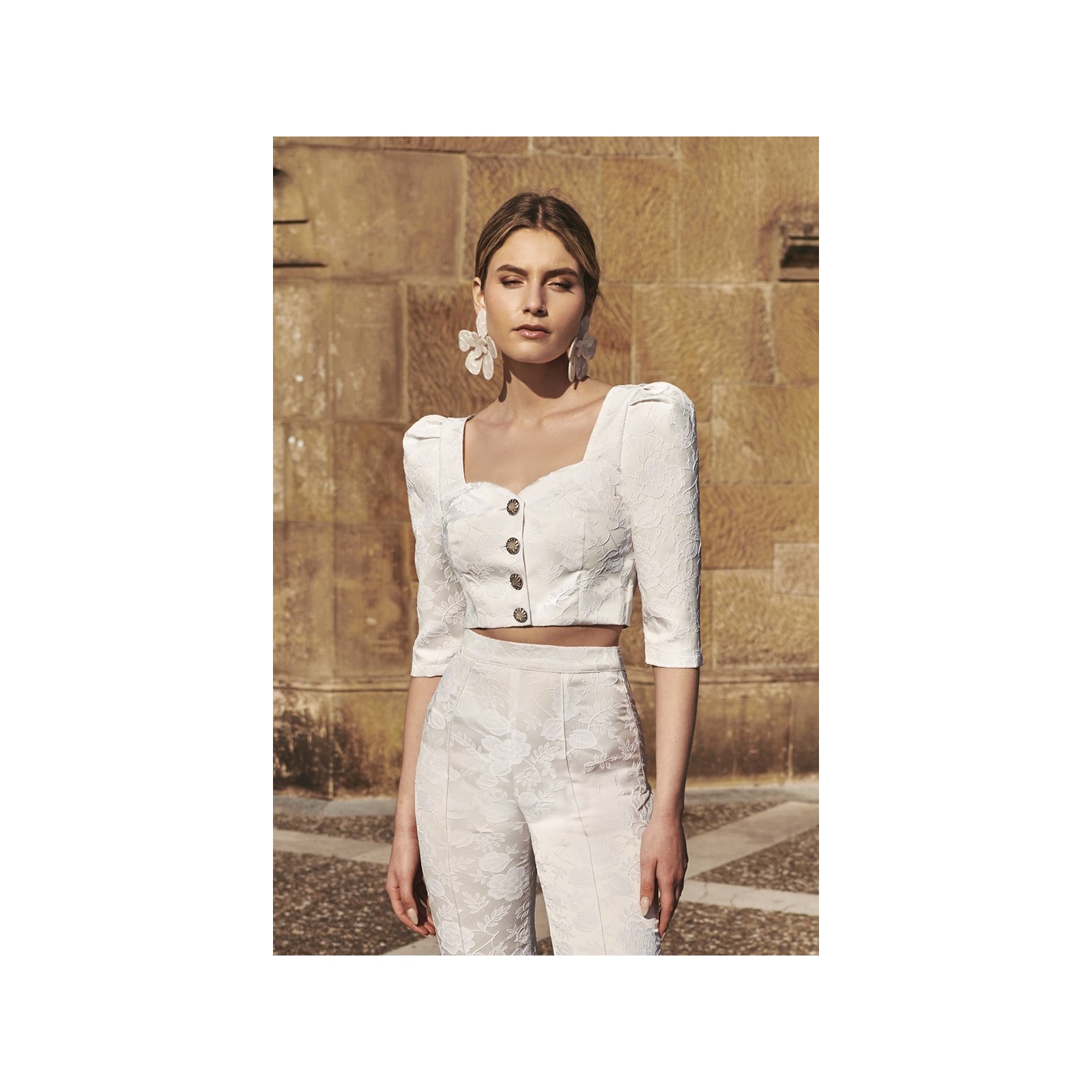 Top joya de jacquard brocado flores blanco escote corazon