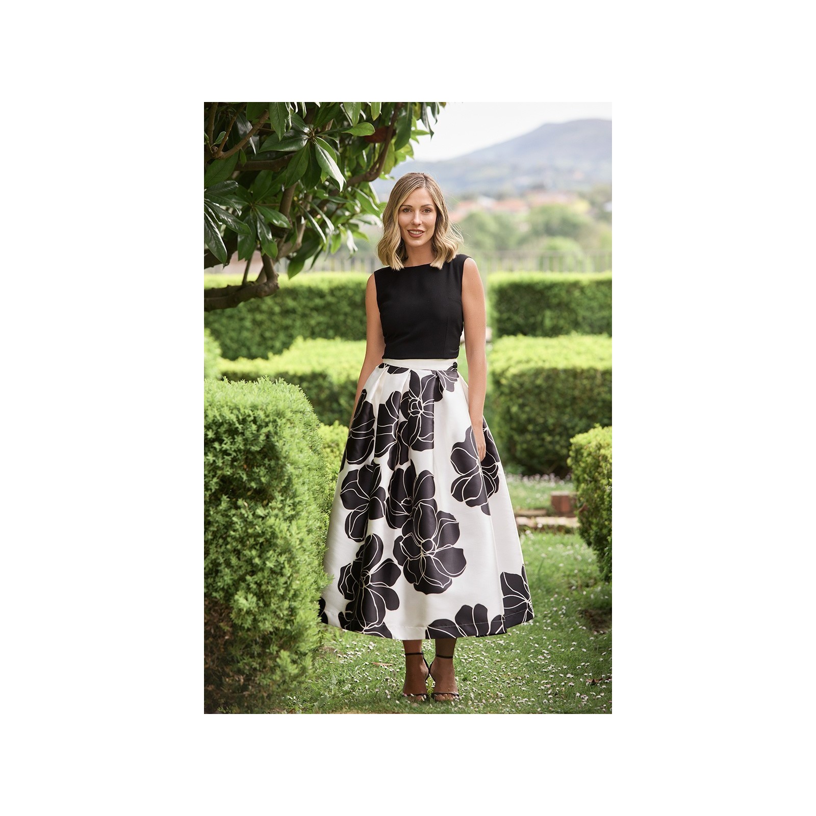 Top crepe negro con lazada espalda