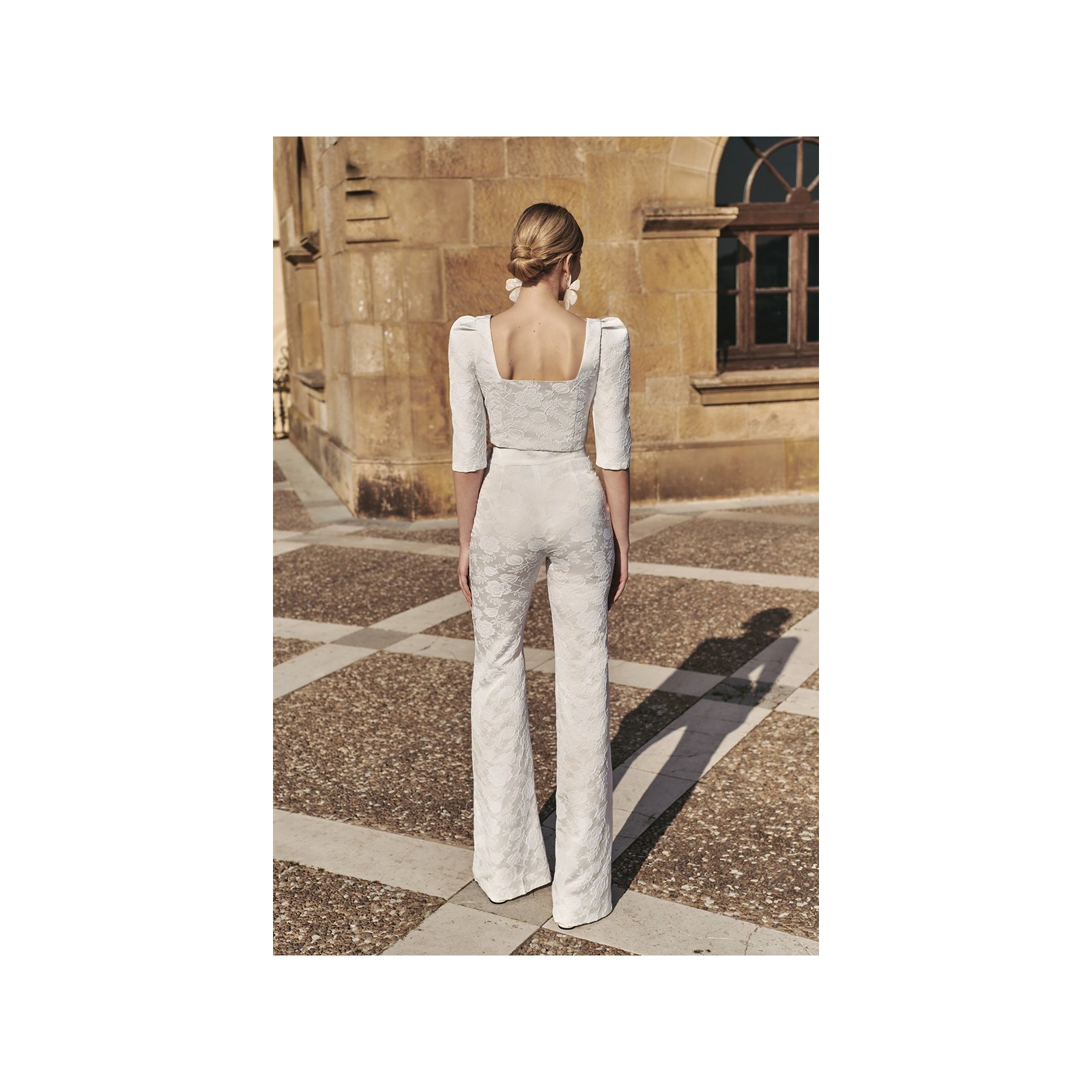 Top joya de jacquard brocado flores blanco escote corazon