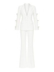Traje chaqueta y pantalón blanco lazos joya Leonor