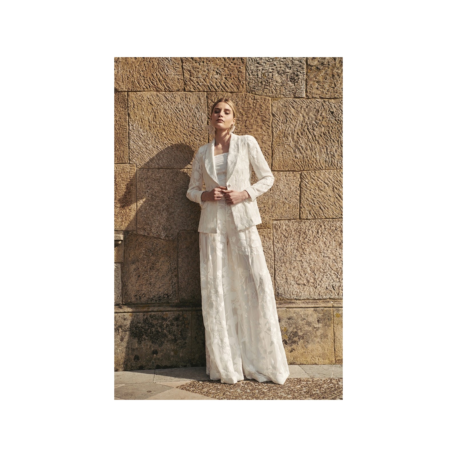 Chaqueta americana gasa blanca bordada para novia civil