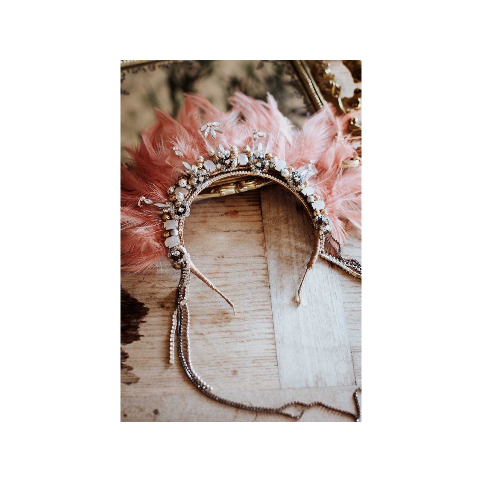 diadema plumas engarces brillantes by lola sevares